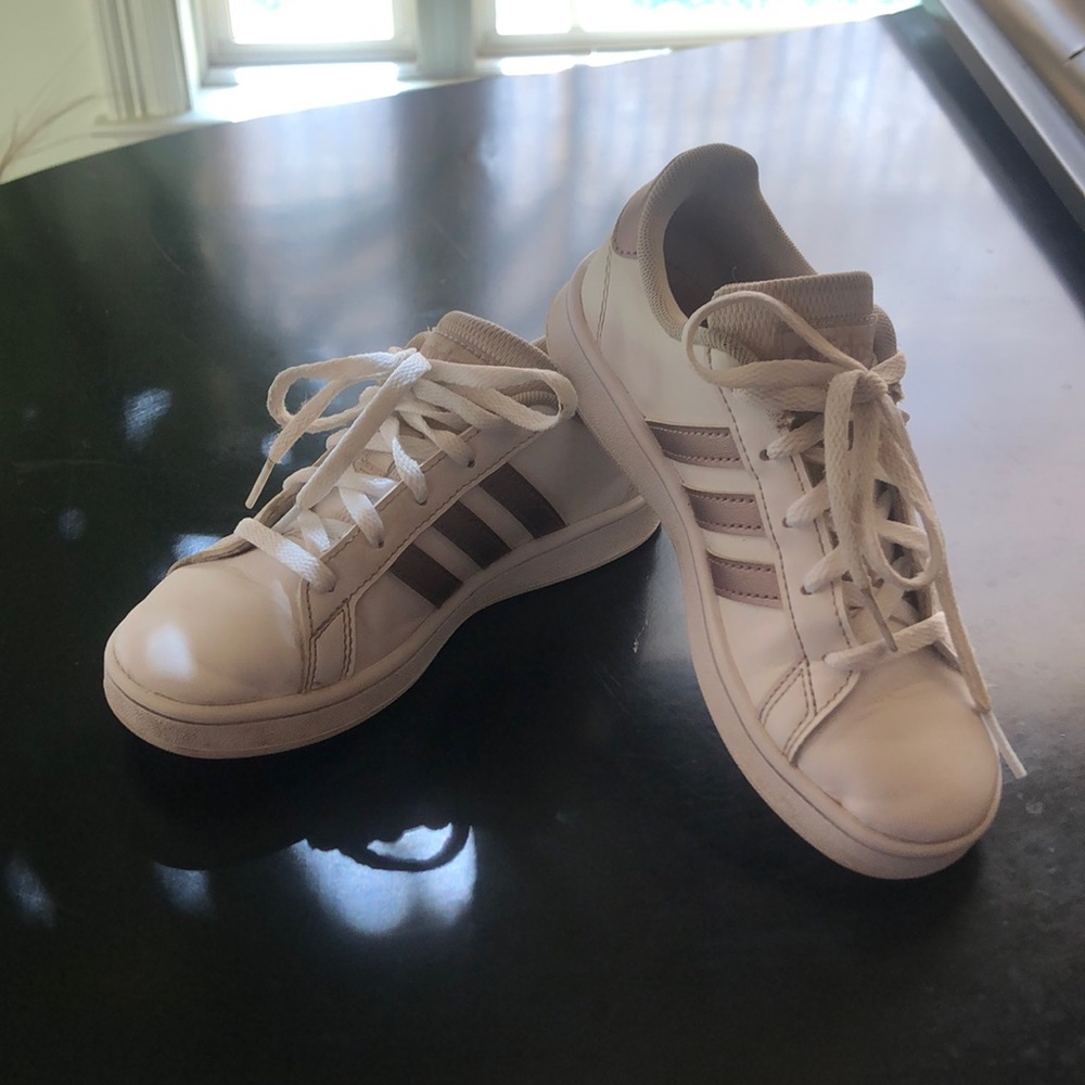 Addidas girls sneaker
